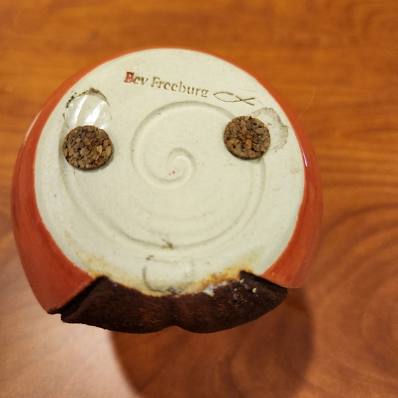 Bev Freeburg Hand Thrown Pottery Vase - Picture 5 of 6